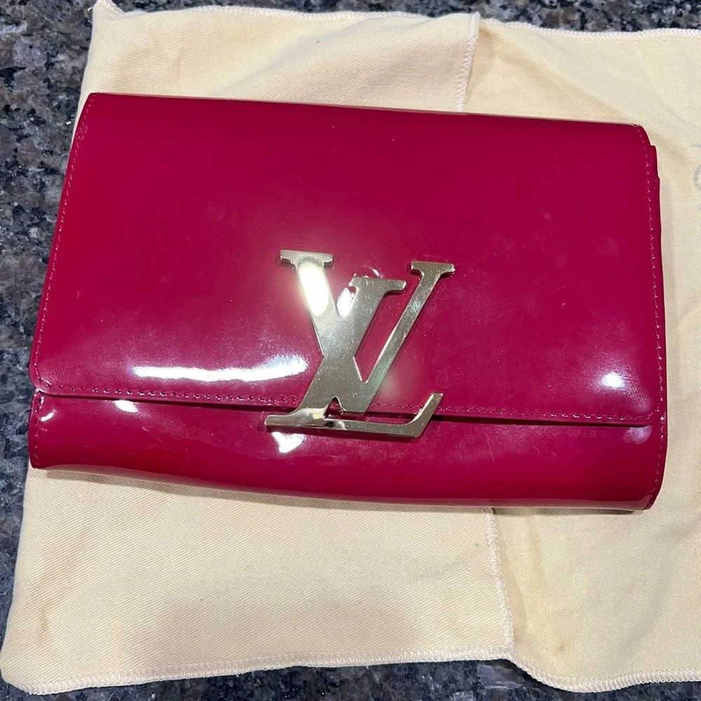 FINAL CHANCE SALE❤️❤️❤️Louis Vuitton Clutch PO Louise Magenta - Picture 1 of 7
